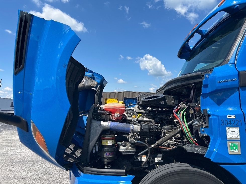 Day Cab Tractor-Heavy Duty Tractors-Freightliner-2020-T12642ST-Evansville-IN-443,480\n\t\tmiles-$ 36,500 - Image 16