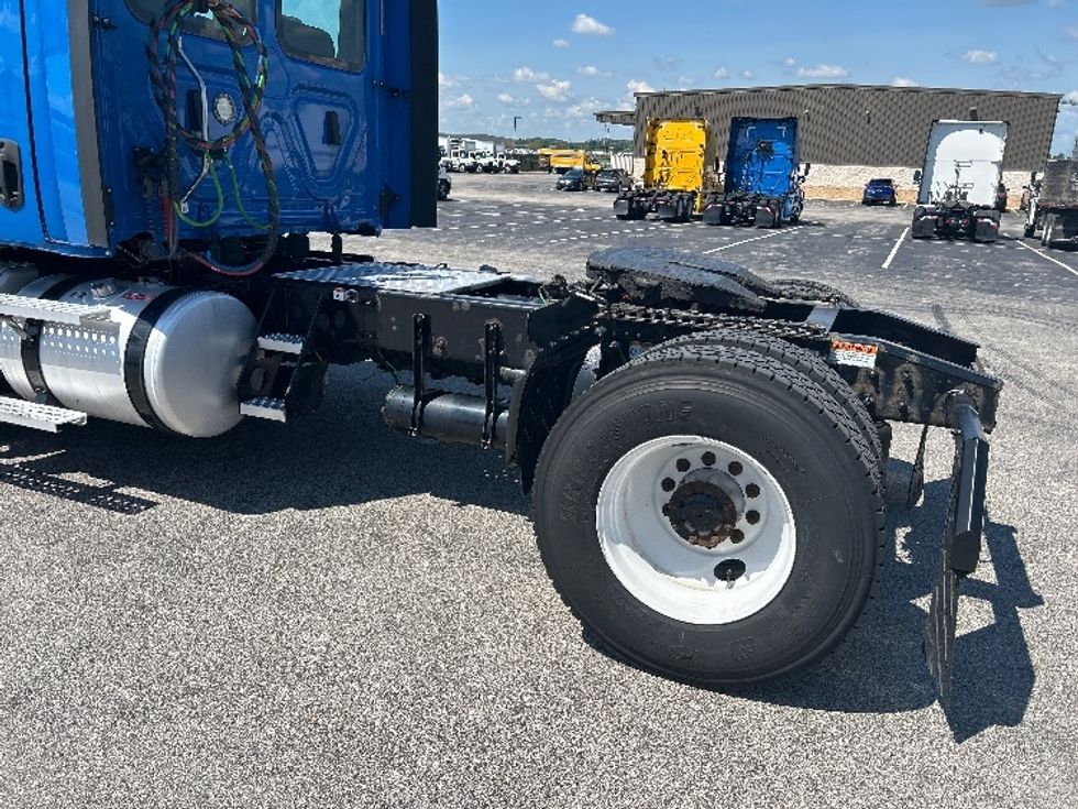 Day Cab Tractor-Heavy Duty Tractors-Freightliner-2020-T12642ST-Evansville-IN-443,480\n\t\tmiles-$ 36,500 - Image 18