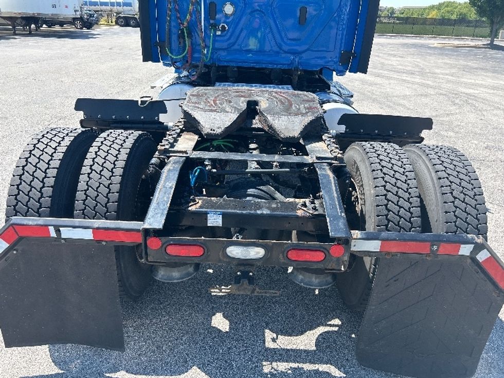 Day Cab Tractor-Heavy Duty Tractors-Freightliner-2020-T12642ST-Evansville-IN-443,480\n\t\tmiles-$ 36,500 - Image 6