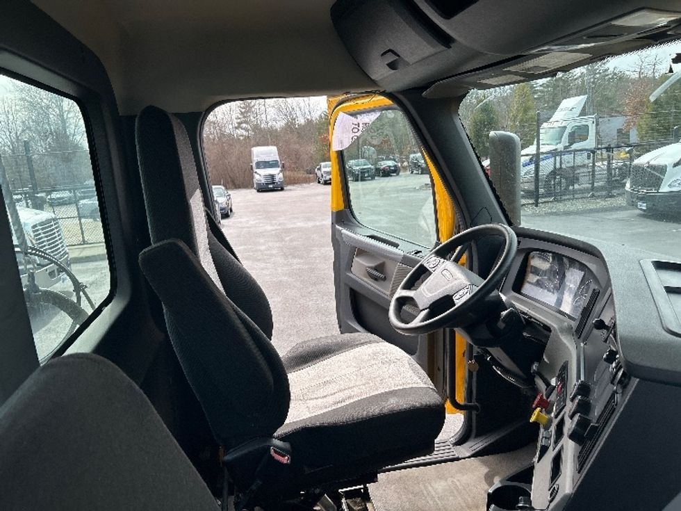 Day Cab Tractor-Heavy Duty Tractors-Freightliner-2020-T12642ST-Fitchburg-MA-354,920\n\t\tmiles-$ 38,500 - Image 14