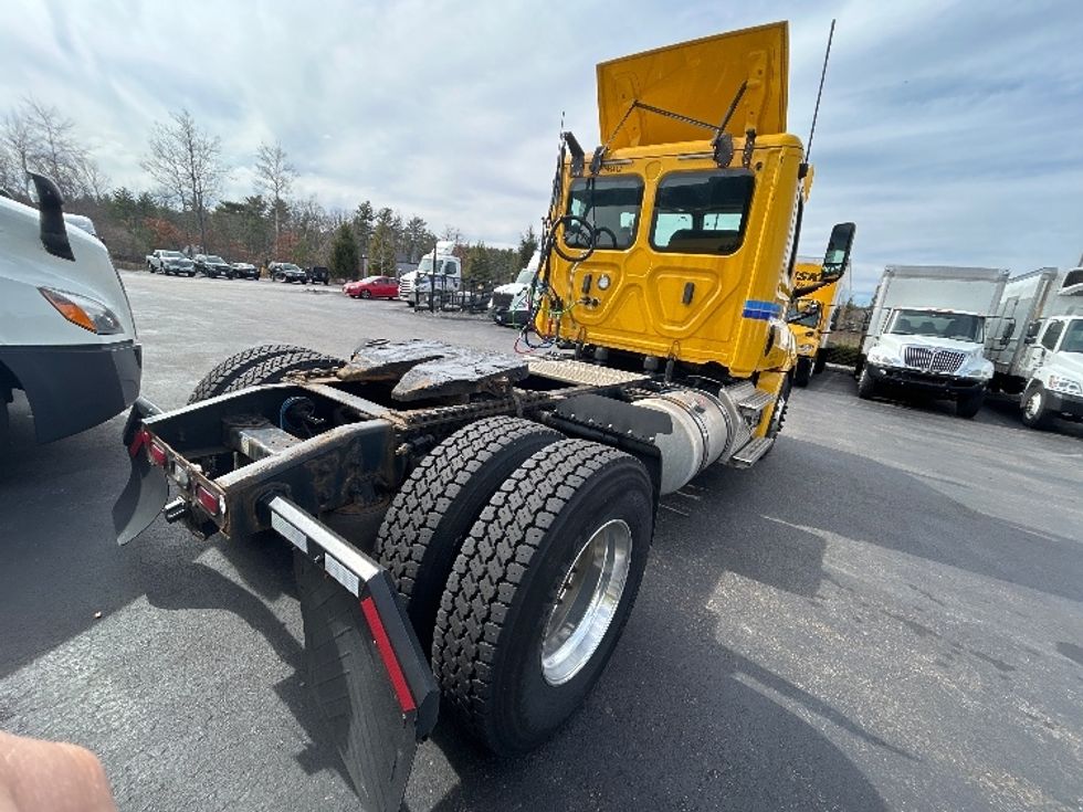 Day Cab Tractor-Heavy Duty Tractors-Freightliner-2020-T12642ST-Fitchburg-MA-354,920\n\t\tmiles-$ 38,500 - Image 7