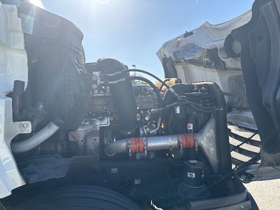 Day Cab Tractor-Heavy Duty Tractors-Freightliner-2020-T12642ST-Fontana-CA-366,591\n\t\tmiles-$ 56,750 - Image 15