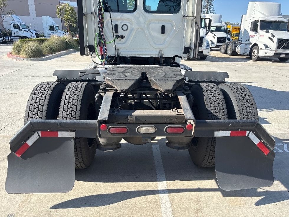 Day Cab Tractor-Heavy Duty Tractors-Freightliner-2020-T12642ST-Fontana-CA-366,591\n\t\tmiles-$ 56,750 - Image 6