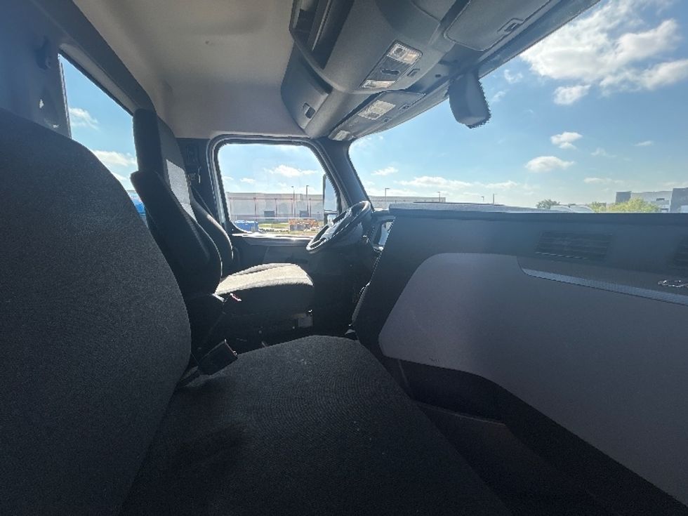 Day Cab Tractor-Heavy Duty Tractors-Freightliner-2020-T12642ST-Fort Worth-TX-194,919\n\t\tmiles-$ 53,500 - Image 14