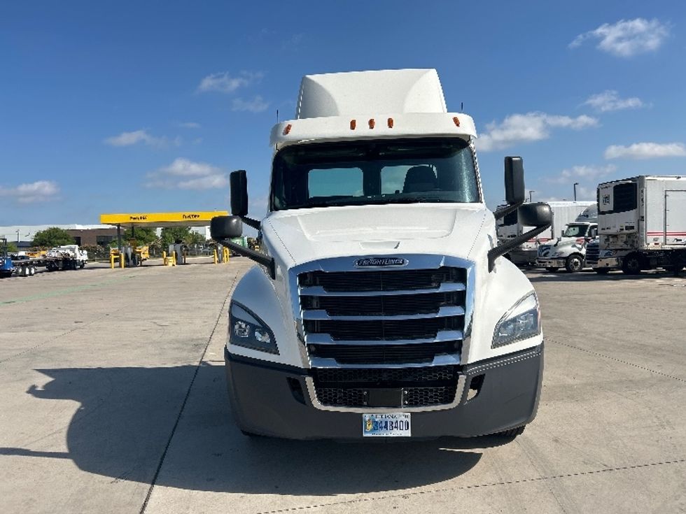 Day Cab Tractor-Heavy Duty Tractors-Freightliner-2020-T12642ST-Fort Worth-TX-194,919\n\t\tmiles-$ 53,500 - Image 2
