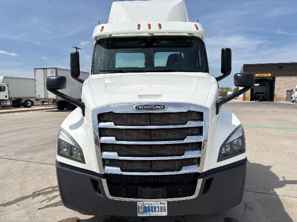 Day Cab Tractor-Heavy Duty Tractors-Freightliner-2020-T12642ST-Fort Worth-TX-200,518\n\t\tmiles-$ 53,000 - Image 2