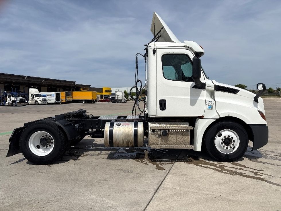 Day Cab Tractor-Heavy Duty Tractors-Freightliner-2020-T12642ST-Fort Worth-TX-200,518\n\t\tmiles-$ 53,000 - Image 8