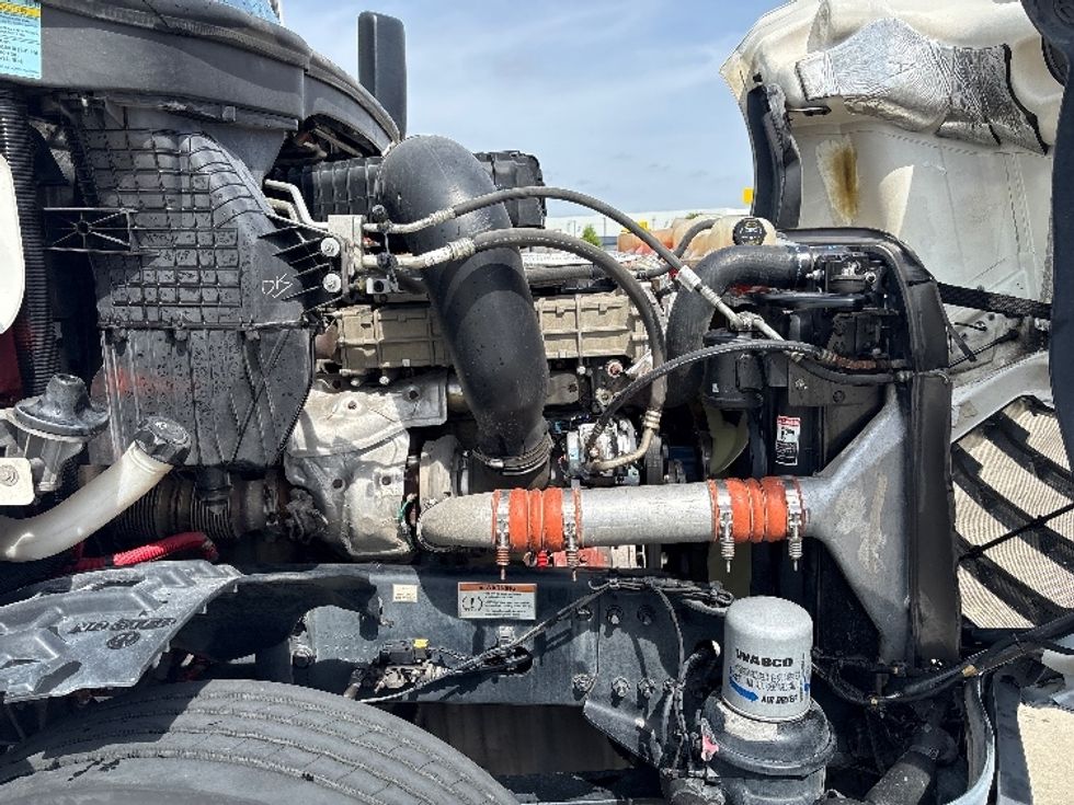 Day Cab Tractor-Heavy Duty Tractors-Freightliner-2020-T12642ST-Fort Worth-TX-215,581\n\t\tmiles-$ 51,250 - Image 15