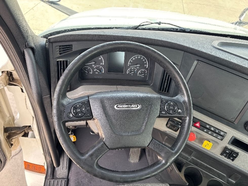 Day Cab Tractor-Heavy Duty Tractors-Freightliner-2020-T12642ST-Fort Worth-TX-221,022\n\t\tmiles-$ 54,750 - Image 11