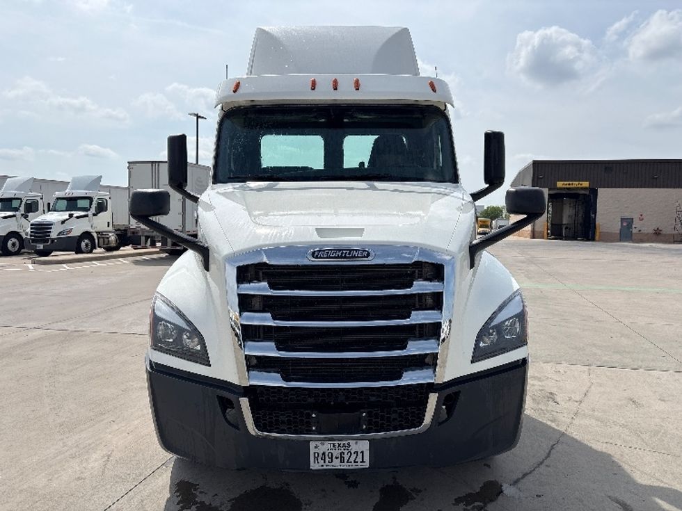 Day Cab Tractor-Heavy Duty Tractors-Freightliner-2020-T12642ST-Fort Worth-TX-221,022\n\t\tmiles-$ 54,750 - Image 2