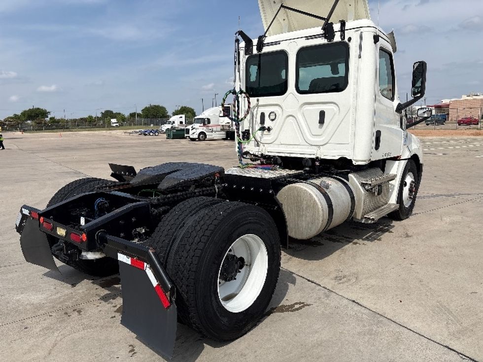 Day Cab Tractor-Heavy Duty Tractors-Freightliner-2020-T12642ST-Fort Worth-TX-221,022\n\t\tmiles-$ 54,750 - Image 7