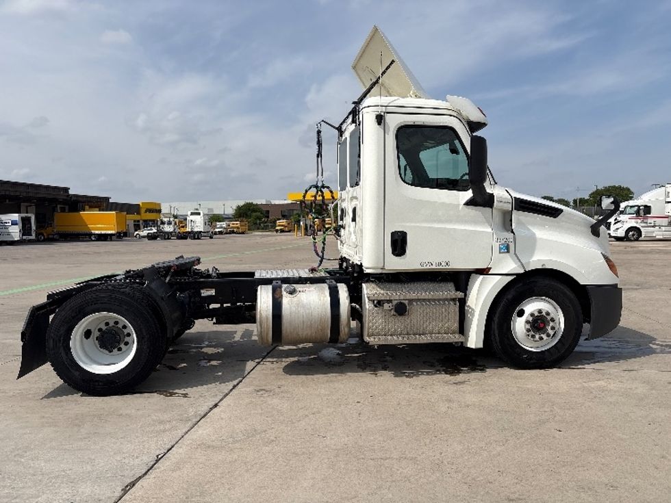 Day Cab Tractor-Heavy Duty Tractors-Freightliner-2020-T12642ST-Fort Worth-TX-221,022\n\t\tmiles-$ 54,750 - Image 8