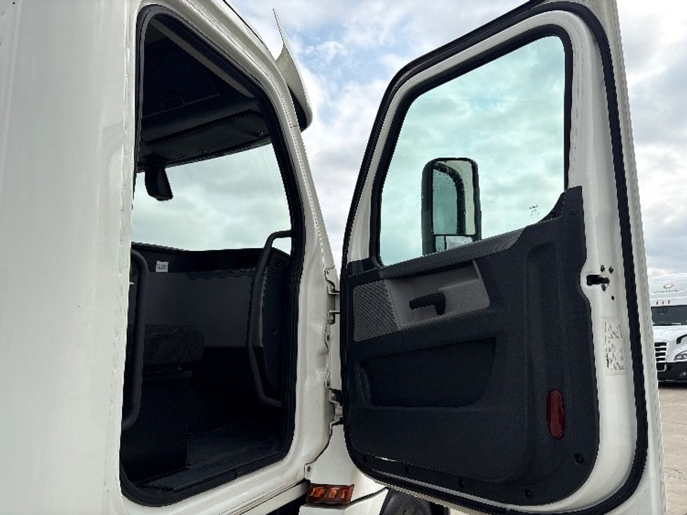 Day Cab Tractor-Heavy Duty Tractors-Freightliner-2020-T12642ST-Fort Worth-TX-258,881\n\t\tmiles-$ 50,000 - Image 12