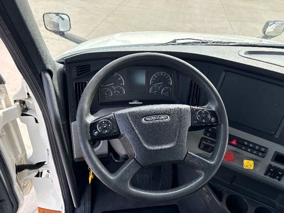 Day Cab Tractor-Heavy Duty Tractors-Freightliner-2020-T12642ST-Fort Worth-TX-267,317\n\t\tmiles-$ 49,500 - Image 11