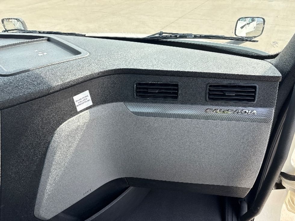 Day Cab Tractor-Heavy Duty Tractors-Freightliner-2020-T12642ST-Fort Worth-TX-267,317\n\t\tmiles-$ 49,500 - Image 13