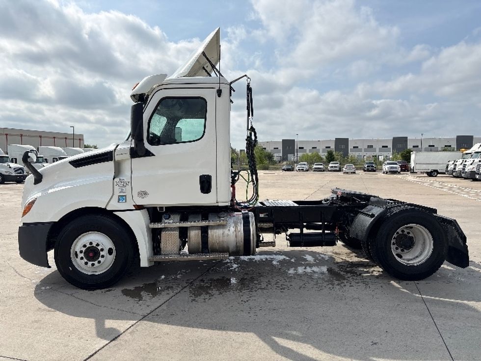 Day Cab Tractor-Heavy Duty Tractors-Freightliner-2020-T12642ST-Fort Worth-TX-267,317\n\t\tmiles-$ 49,500 - Image 4