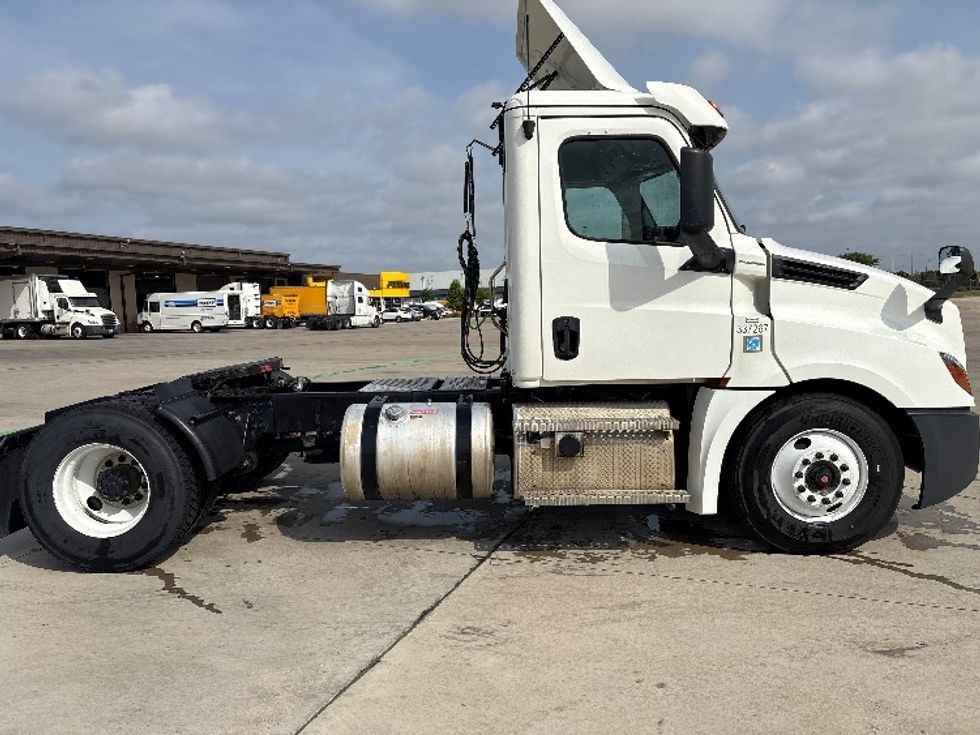 Day Cab Tractor-Heavy Duty Tractors-Freightliner-2020-T12642ST-Fort Worth-TX-267,317\n\t\tmiles-$ 49,500 - Image 8