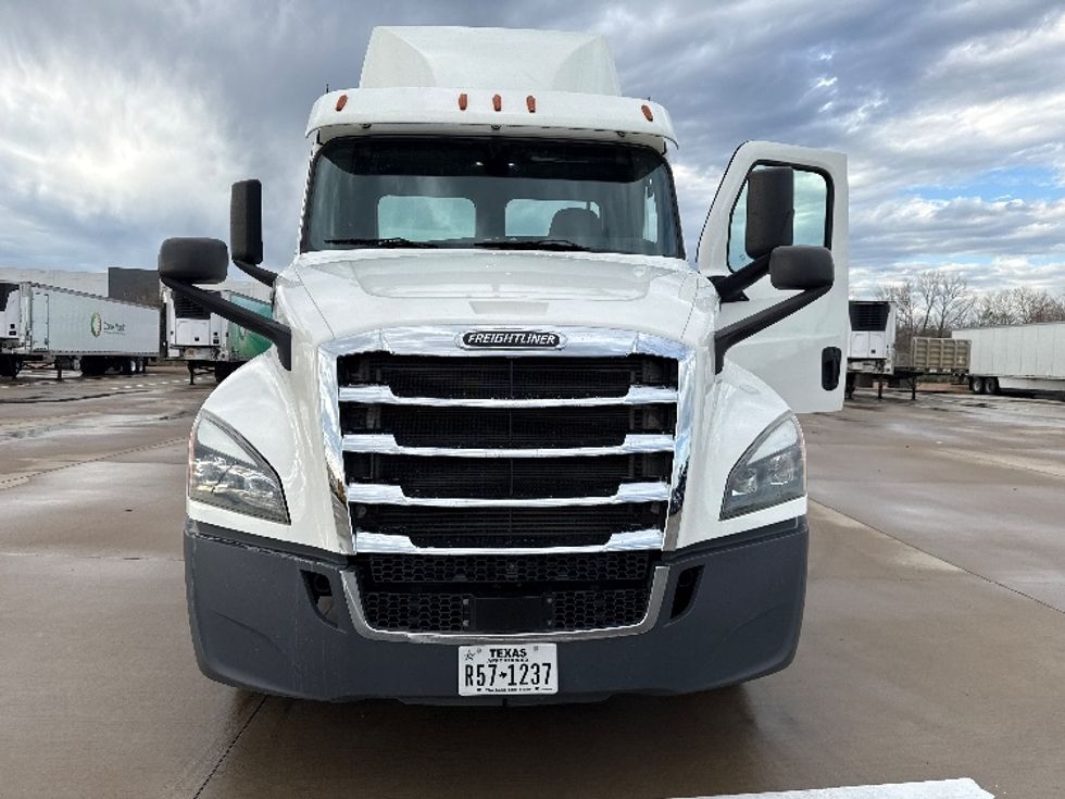 Day Cab Tractor-Heavy Duty Tractors-Freightliner-2020-T12642ST-Fort Worth-TX-269,614\n\t\tmiles-$ 49,250 - Image 2