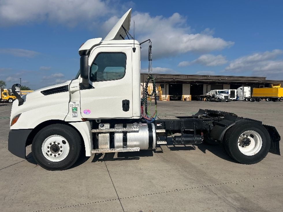 Day Cab Tractor-Heavy Duty Tractors-Freightliner-2020-T12642ST-Fort Worth-TX-269,614\n\t\tmiles-$ 49,250 - Image 4