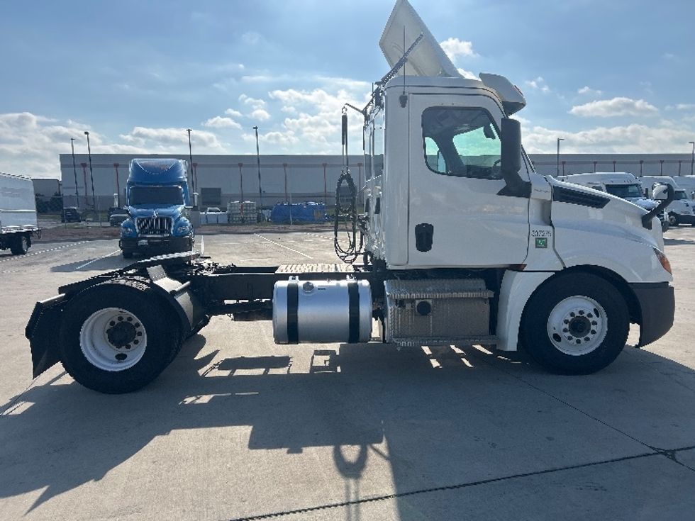 Day Cab Tractor-Heavy Duty Tractors-Freightliner-2020-T12642ST-Fort Worth-TX-269,614\n\t\tmiles-$ 49,250 - Image 8
