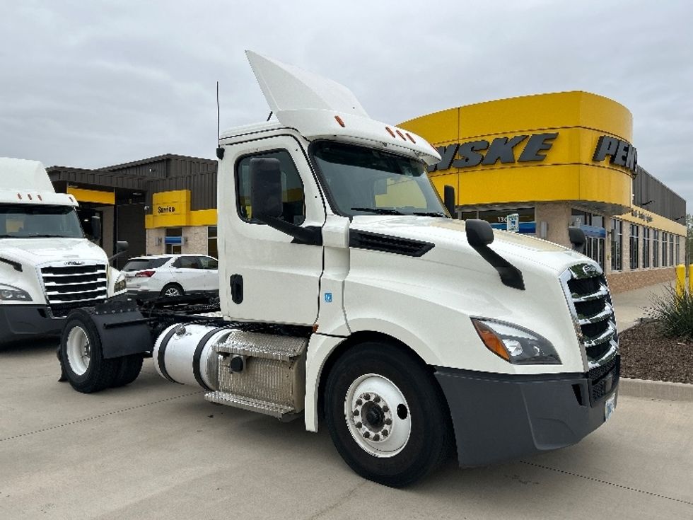 Day Cab Tractor-Heavy Duty Tractors-Freightliner-2020-T12642ST-Fort Worth-TX-287,225\n\t\tmiles-$ 48,250 - Image 1