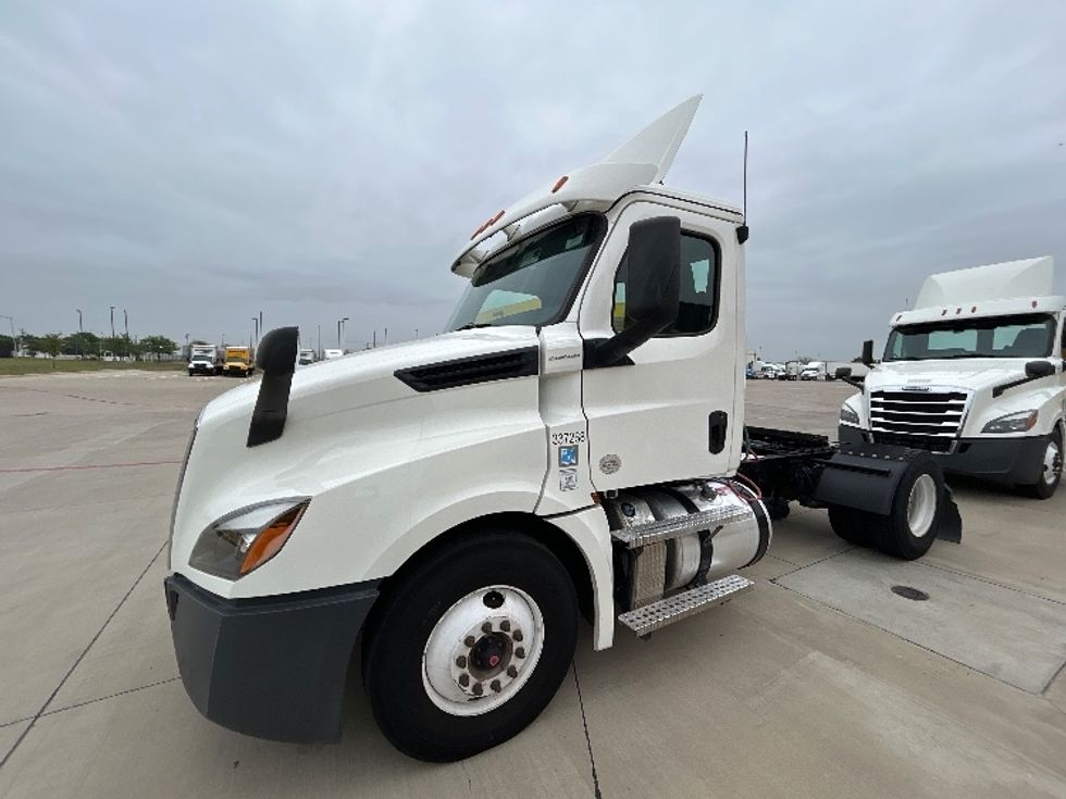 Day Cab Tractor-Heavy Duty Tractors-Freightliner-2020-T12642ST-Fort Worth-TX-287,225\n\t\tmiles-$ 48,250 - Image 3