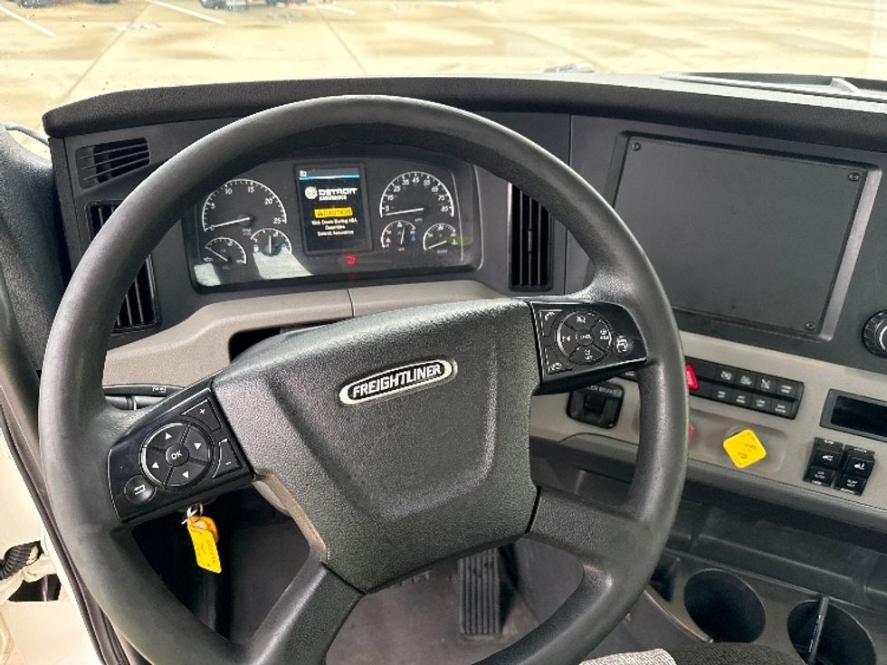 Day Cab Tractor-Heavy Duty Tractors-Freightliner-2020-T12642ST-Fort Worth-TX-304,014\n\t\tmiles-$ 40,500 - Image 11