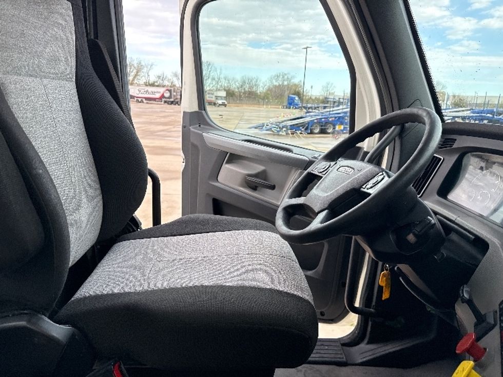 Day Cab Tractor-Heavy Duty Tractors-Freightliner-2020-T12642ST-Fort Worth-TX-304,014\n\t\tmiles-$ 40,500 - Image 14