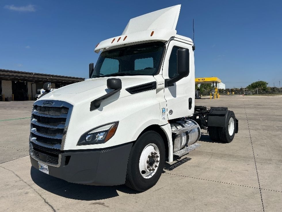 Day Cab Tractor-Heavy Duty Tractors-Freightliner-2020-T12642ST-Fort Worth-TX-304,014\n\t\tmiles-$ 40,500 - Image 3