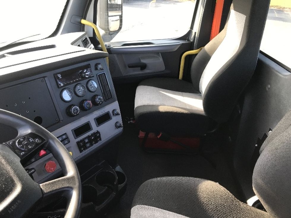 Day Cab Tractor-Heavy Duty Tractors-Freightliner-2020-T12642ST-Fredonia-NY-641,505\n\t\tmiles-$ 25,500 - Image 10