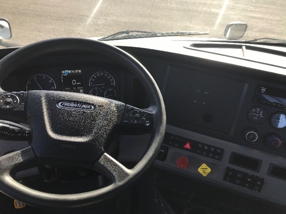 Day Cab Tractor-Heavy Duty Tractors-Freightliner-2020-T12642ST-Fredonia-NY-641,505\n\t\tmiles-$ 25,500 - Image 11