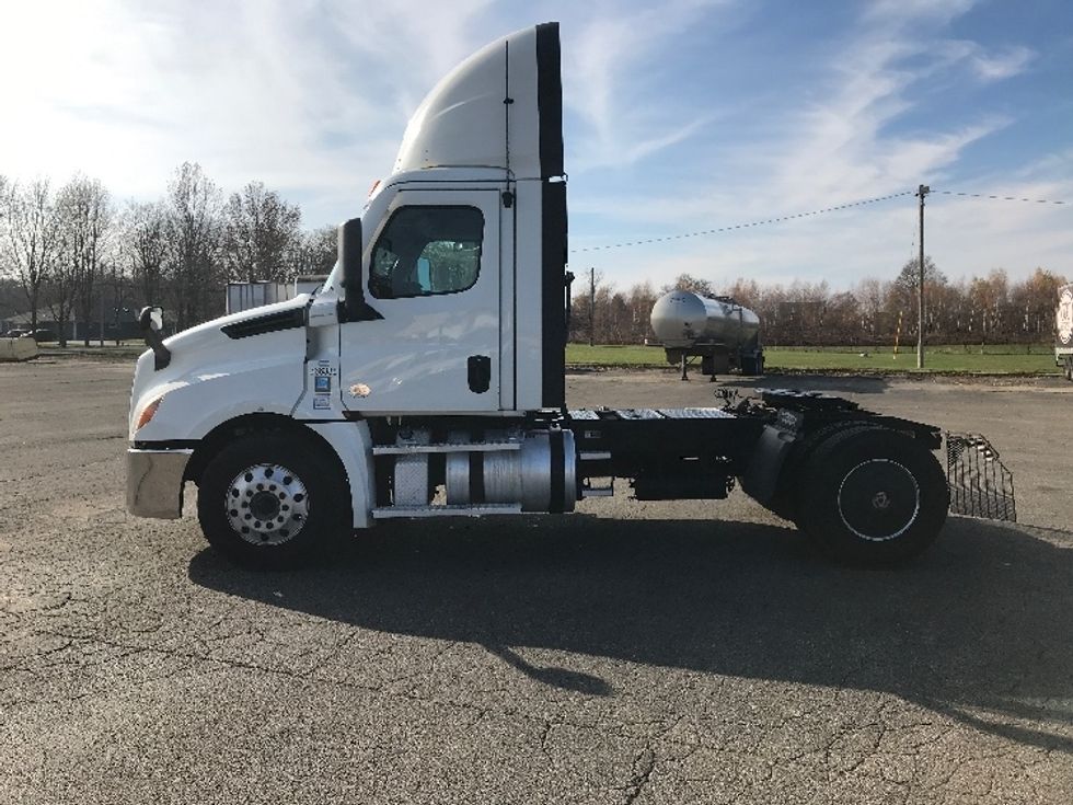 Day Cab Tractor-Heavy Duty Tractors-Freightliner-2020-T12642ST-Fredonia-NY-641,505\n\t\tmiles-$ 25,500 - Image 4