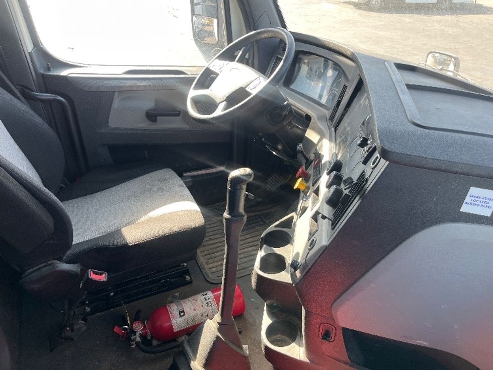 Day Cab Tractor-Heavy Duty Tractors-Freightliner-2020-T12642ST-Fresno-CA-116,250\n\t\tmiles-$ 62,000 - Image 14