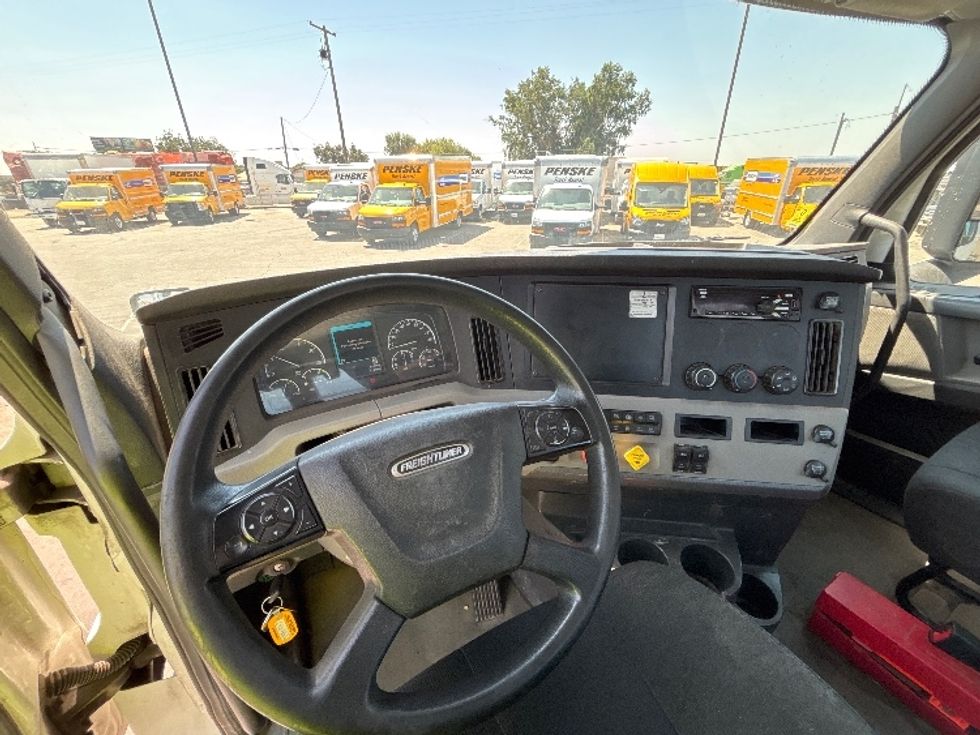 Day Cab Tractor-Heavy Duty Tractors-Freightliner-2020-T12642ST-Fresno-CA-272,405\n\t\tmiles-$ 42,000 - Image 11