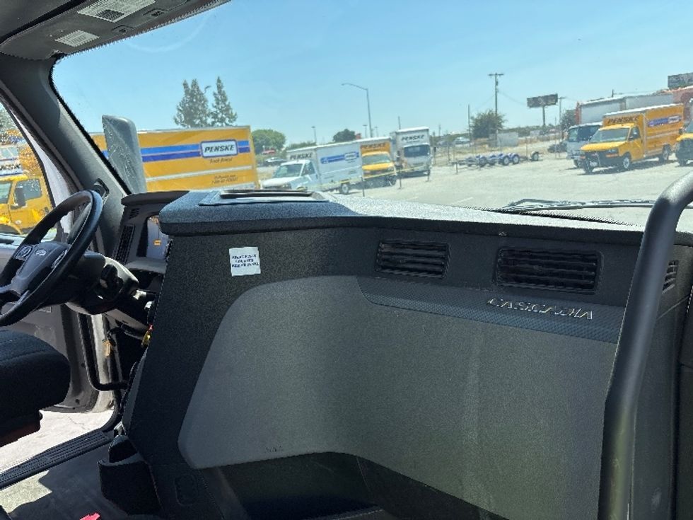 Day Cab Tractor-Heavy Duty Tractors-Freightliner-2020-T12642ST-Fresno-CA-272,405\n\t\tmiles-$ 42,000 - Image 13