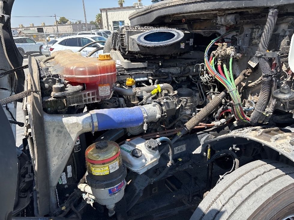Day Cab Tractor-Heavy Duty Tractors-Freightliner-2020-T12642ST-Fresno-CA-272,405\n\t\tmiles-$ 42,000 - Image 16