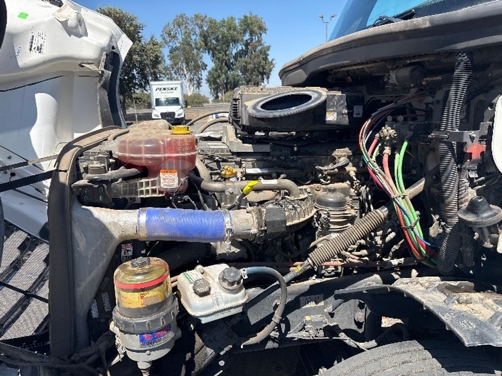 Day Cab Tractor-Heavy Duty Tractors-Freightliner-2020-T12642ST-Fresno-CA-300,446\n\t\tmiles-$ 41,000 - Image 16