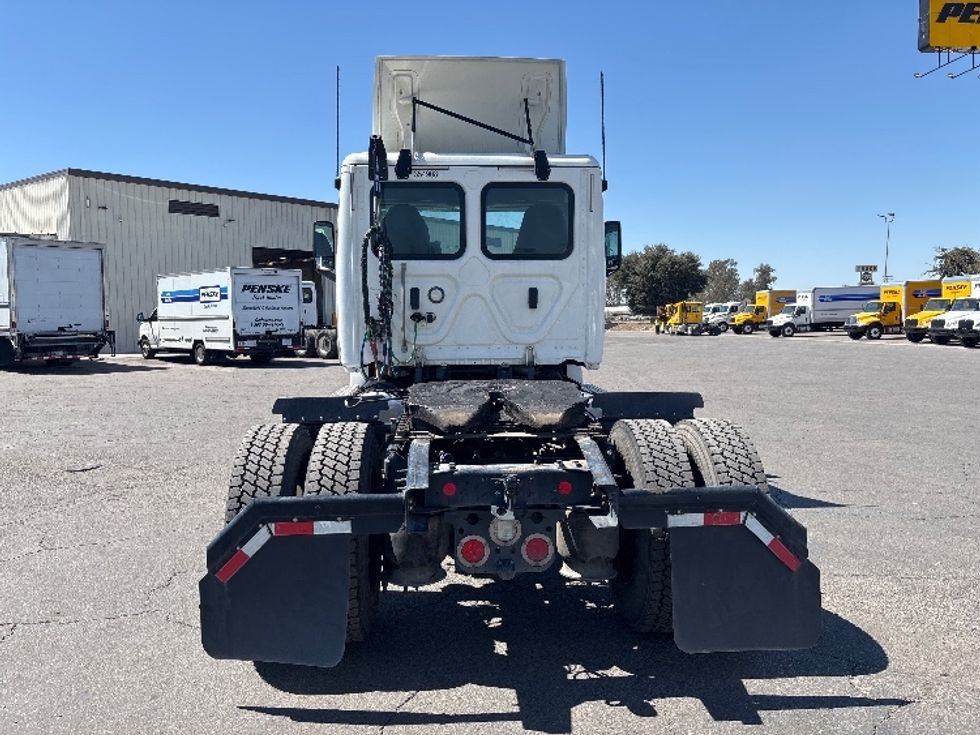 Day Cab Tractor-Heavy Duty Tractors-Freightliner-2020-T12642ST-Fresno-CA-300,446\n\t\tmiles-$ 41,000 - Image 6