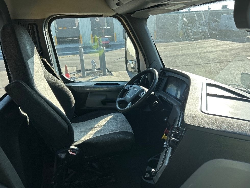 Day Cab Tractor-Heavy Duty Tractors-Freightliner-2020-T12642ST-Fresno-CA-682,703\n\t\tmiles-$ 29,750 - Image 14