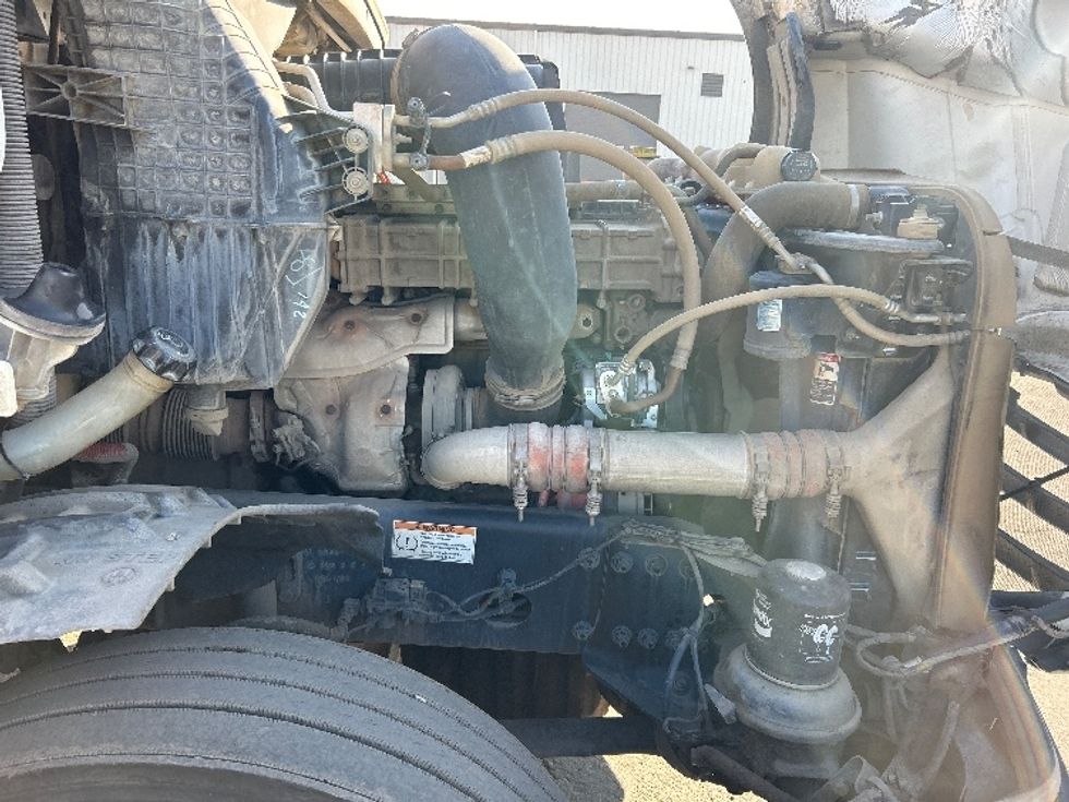 Day Cab Tractor-Heavy Duty Tractors-Freightliner-2020-T12642ST-Fresno-CA-682,703\n\t\tmiles-$ 29,750 - Image 15