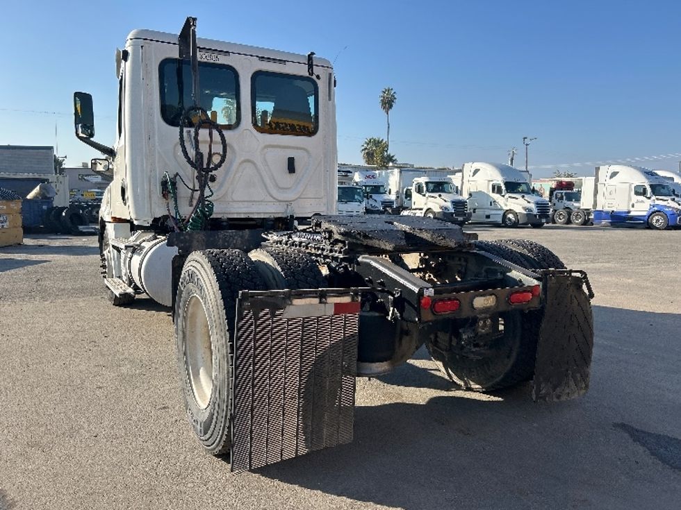 Day Cab Tractor-Heavy Duty Tractors-Freightliner-2020-T12642ST-Fresno-CA-682,703\n\t\tmiles-$ 29,750 - Image 5