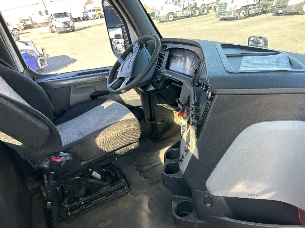 Day Cab Tractor-Heavy Duty Tractors-Freightliner-2020-T12642ST-Fresno-CA-690,456\n\t\tmiles-$ 29,750 - Image 14