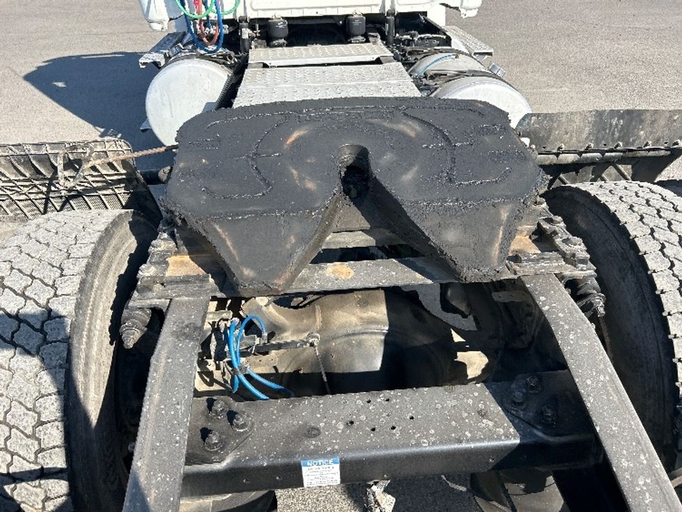 Day Cab Tractor-Heavy Duty Tractors-Freightliner-2020-T12642ST-Fresno-CA-690,456\n\t\tmiles-$ 29,750 - Image 6