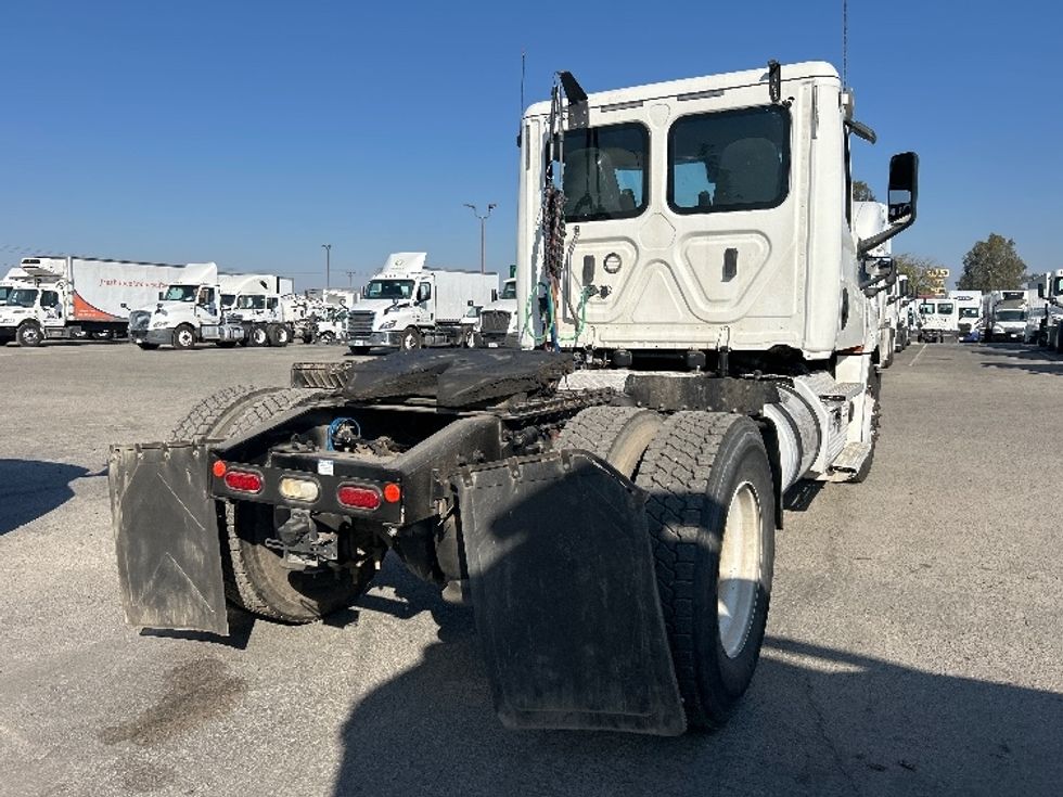 Day Cab Tractor-Heavy Duty Tractors-Freightliner-2020-T12642ST-Fresno-CA-690,456\n\t\tmiles-$ 29,750 - Image 7