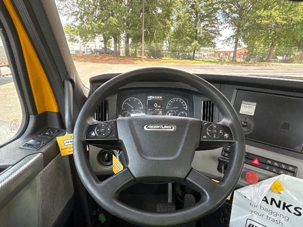 Day Cab Tractor-Heavy Duty Tractors-Freightliner-2020-T12642ST-Gainesville-GA-251,596\n\t\tmiles-$ 46,750 - Image 11