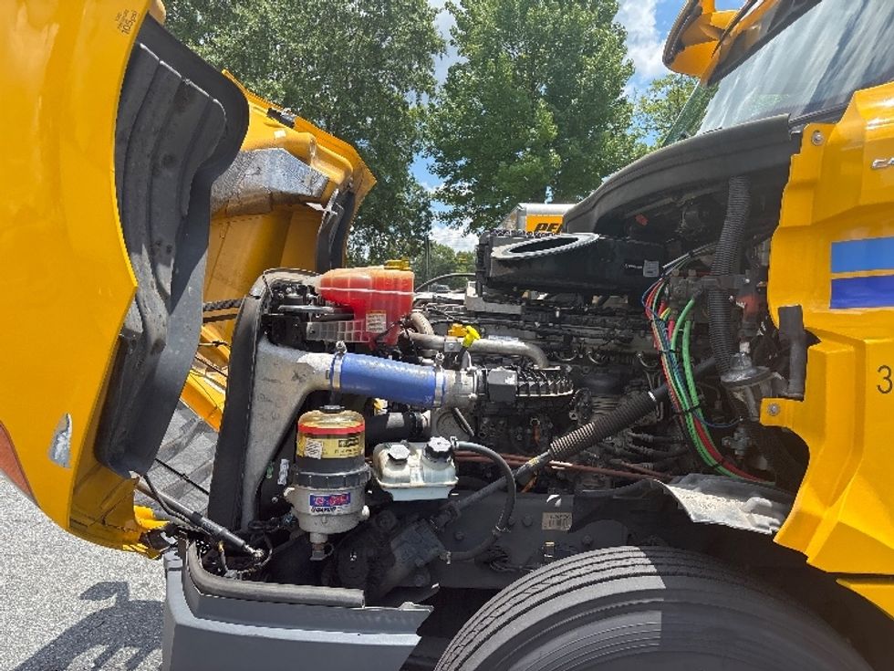 Day Cab Tractor-Heavy Duty Tractors-Freightliner-2020-T12642ST-Gainesville-GA-251,596\n\t\tmiles-$ 46,750 - Image 16