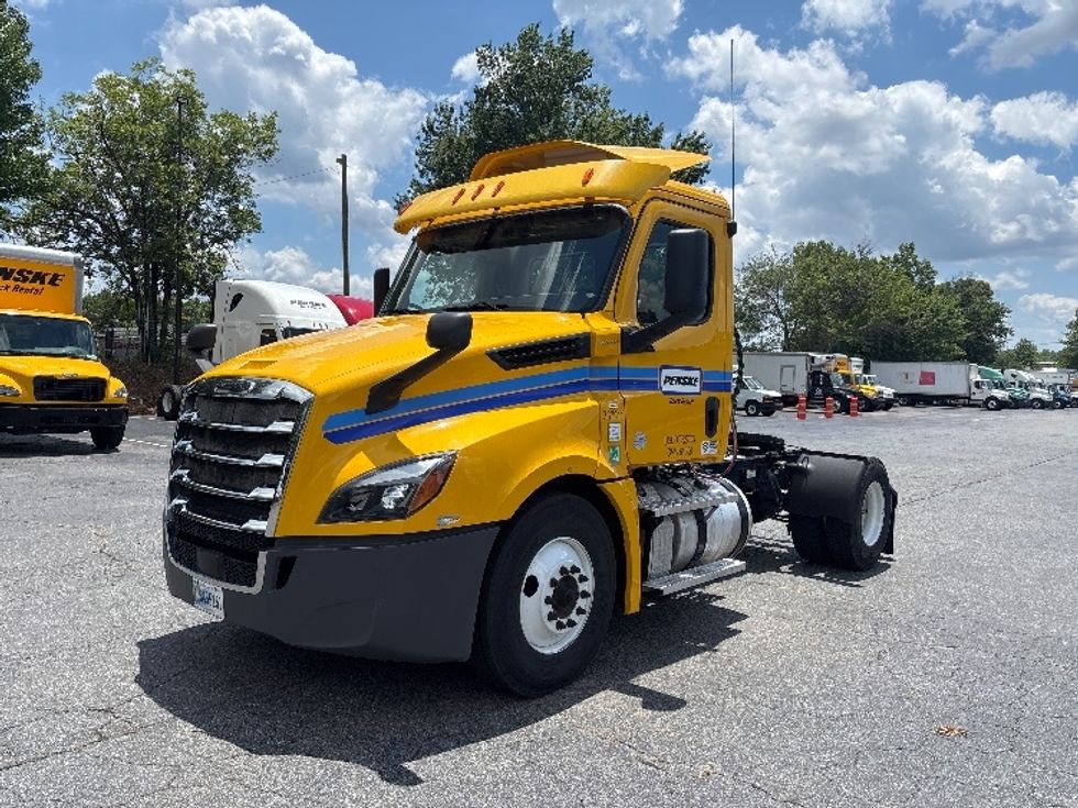 Day Cab Tractor-Heavy Duty Tractors-Freightliner-2020-T12642ST-Gainesville-GA-251,596\n\t\tmiles-$ 46,750 - Image 3