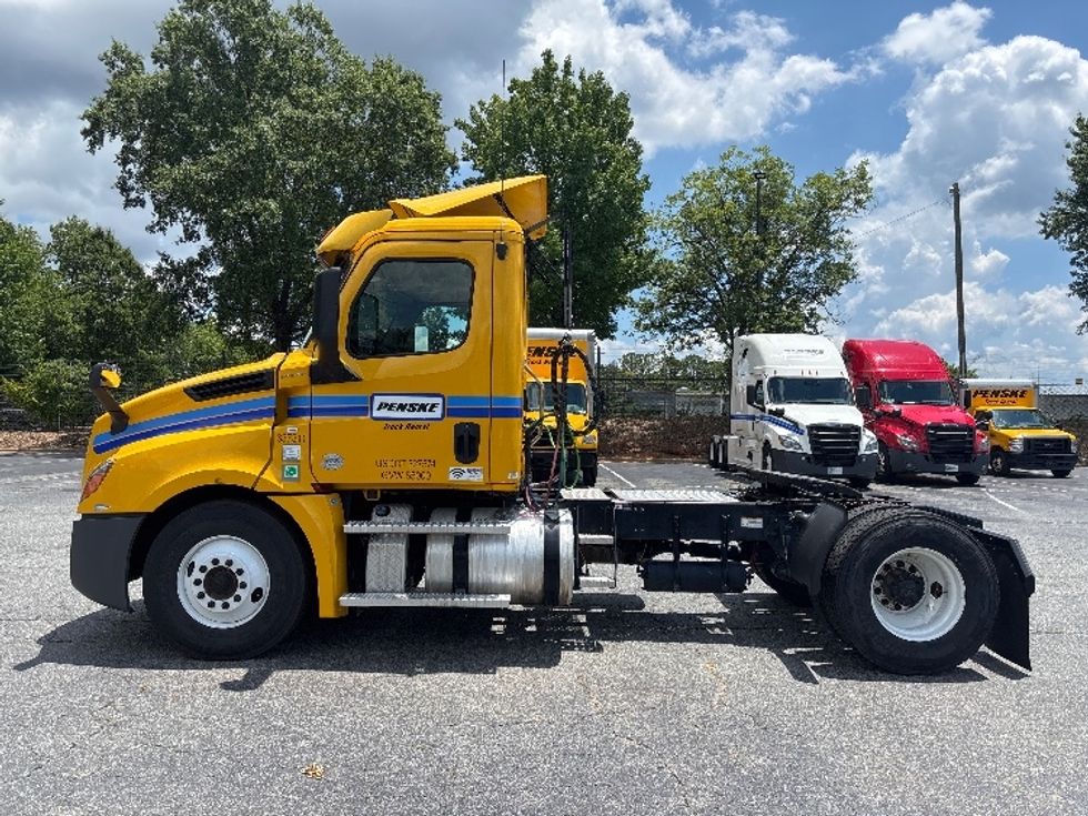 Day Cab Tractor-Heavy Duty Tractors-Freightliner-2020-T12642ST-Gainesville-GA-251,596\n\t\tmiles-$ 46,750 - Image 4