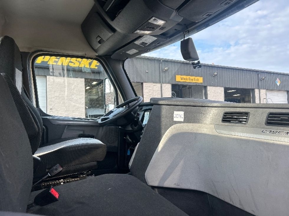 Day Cab Tractor-Heavy Duty Tractors-Freightliner-2020-T12642ST-Greensboro-NC-637,599\n\t\tmiles-$ 20,500 - Image 11