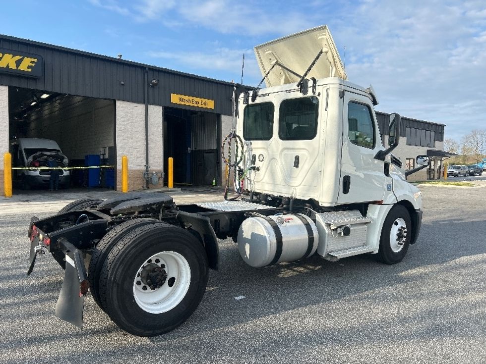 Day Cab Tractor-Heavy Duty Tractors-Freightliner-2020-T12642ST-Greensboro-NC-637,599\n\t\tmiles-$ 20,500 - Image 6